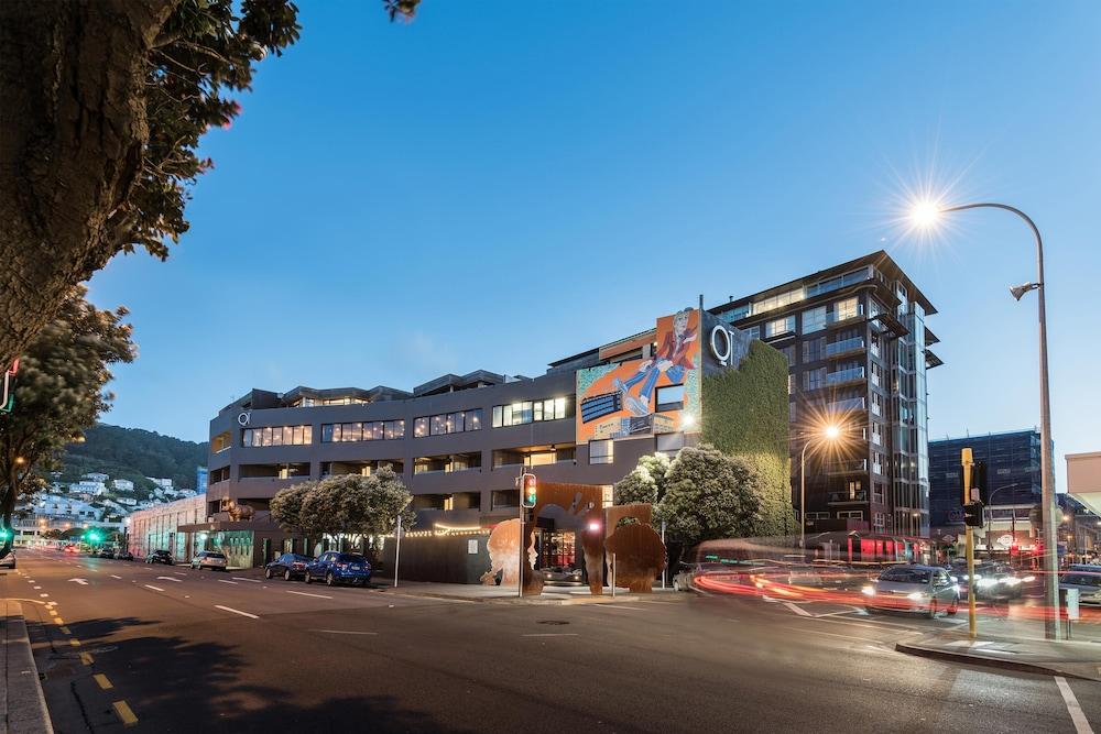 Museum Apartment Hotel, Independent Collection By Evt Wellington Exterior photo The building at night